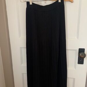 Ali Golden Lightly Pleated Knit Maxi Skirt - BNWOT
